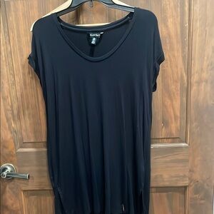Ellen Tracy Black Cap Sleeve Relaxed Tee